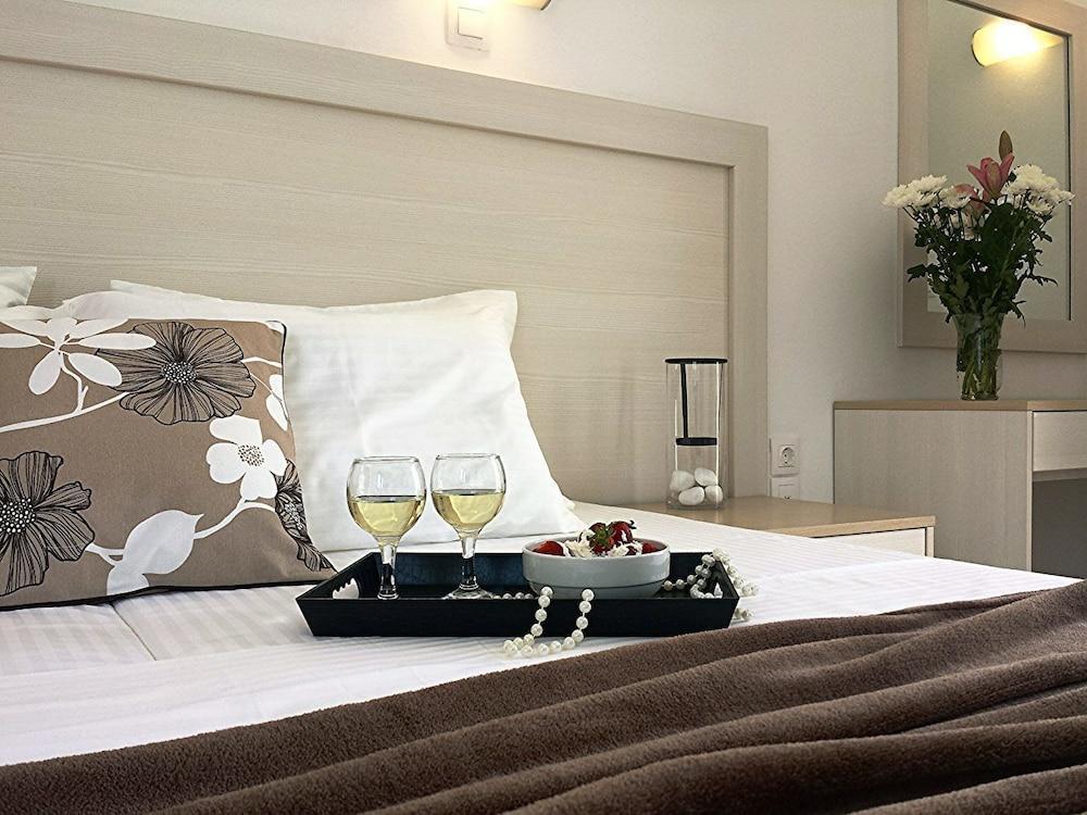 Crown Apartments Kalyves Luaran gambar
