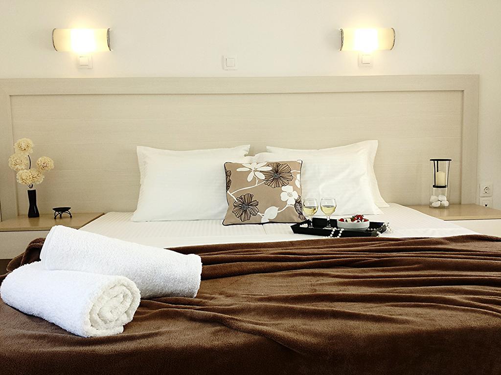 Crown Apartments Kalyves Bilik gambar